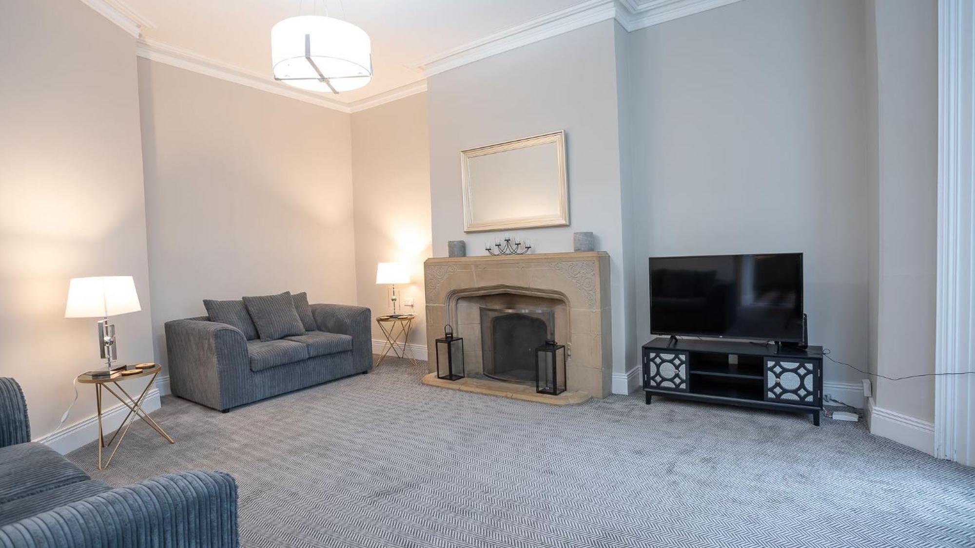 Queens Large 2 Bdr & 1 Bdr Apartments By Belfast City Breaks Extérieur photo