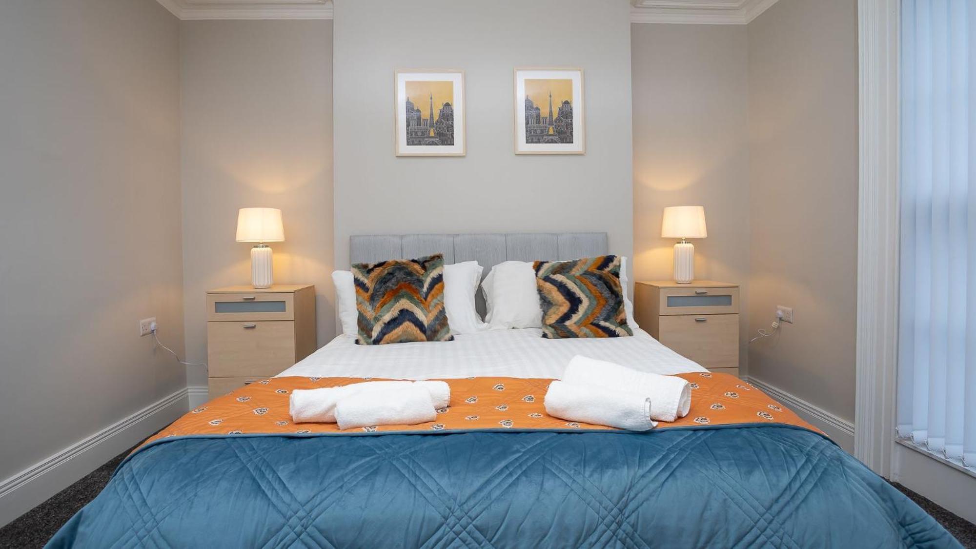 Queens Large 2 Bdr & 1 Bdr Apartments By Belfast City Breaks Extérieur photo