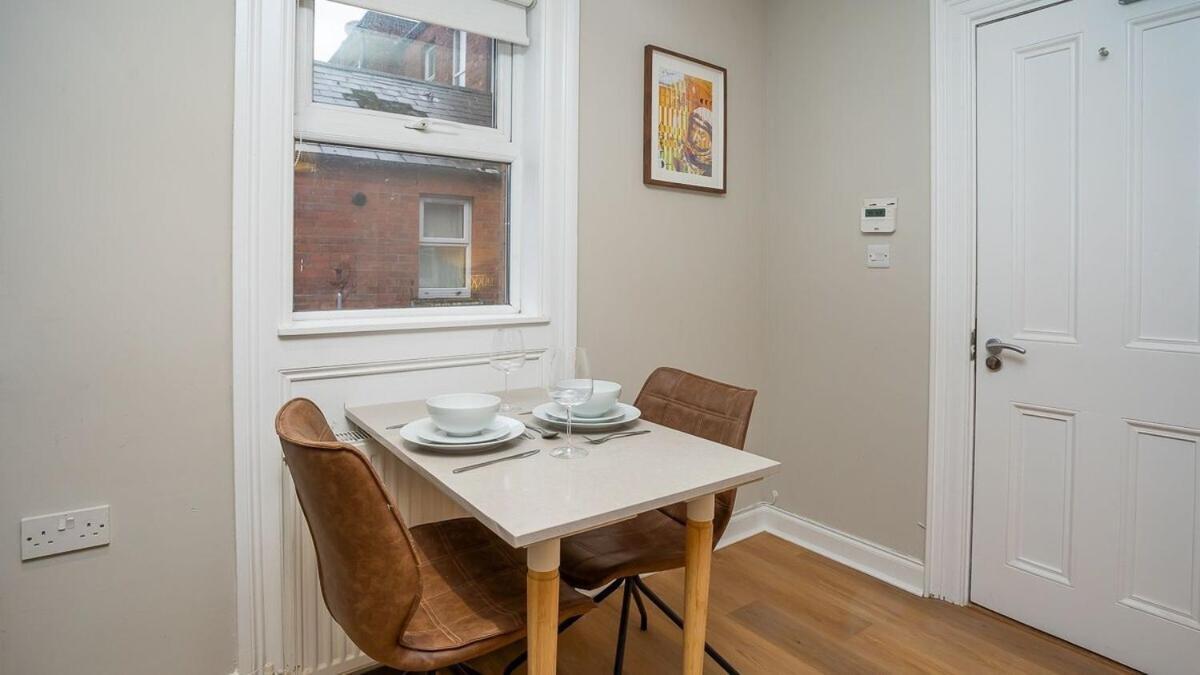 Queens Large 2 Bdr & 1 Bdr Apartments By Belfast City Breaks Extérieur photo