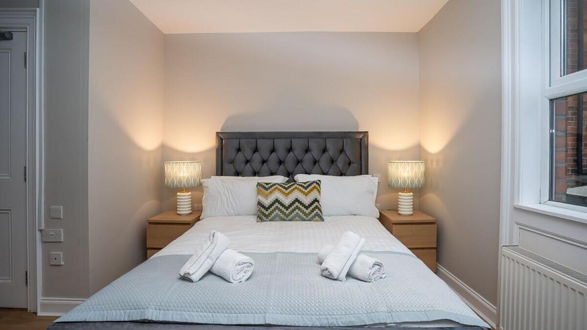 Queens Large 2 Bdr & 1 Bdr Apartments By Belfast City Breaks Extérieur photo