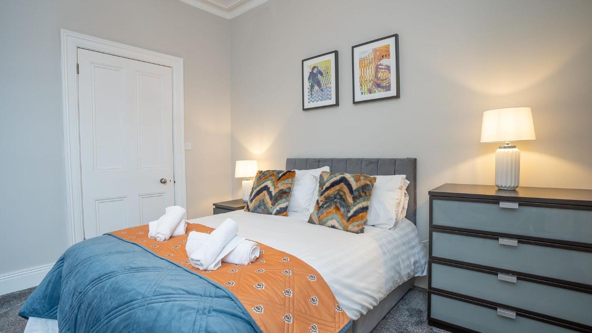 Queens Large 2 Bdr & 1 Bdr Apartments By Belfast City Breaks Chambre photo