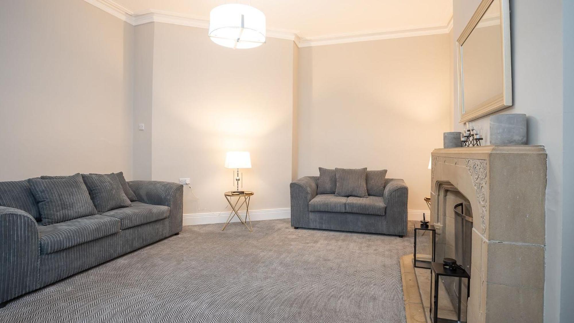Queens Large 2 Bdr & 1 Bdr Apartments By Belfast City Breaks Chambre photo