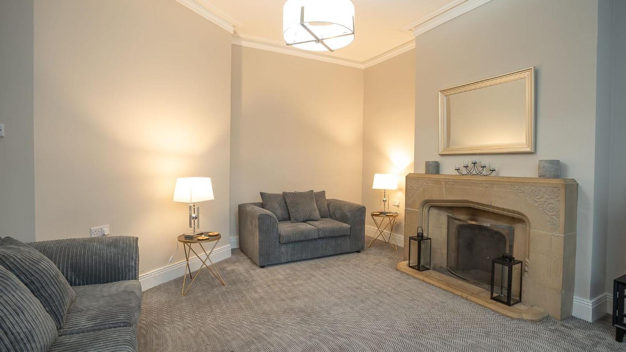 Queens Large 2 Bdr & 1 Bdr Apartments By Belfast City Breaks Extérieur photo