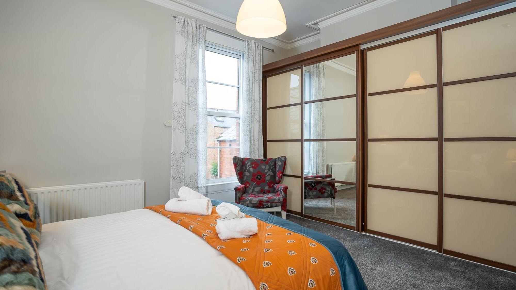Queens Large 2 Bdr & 1 Bdr Apartments By Belfast City Breaks Chambre photo